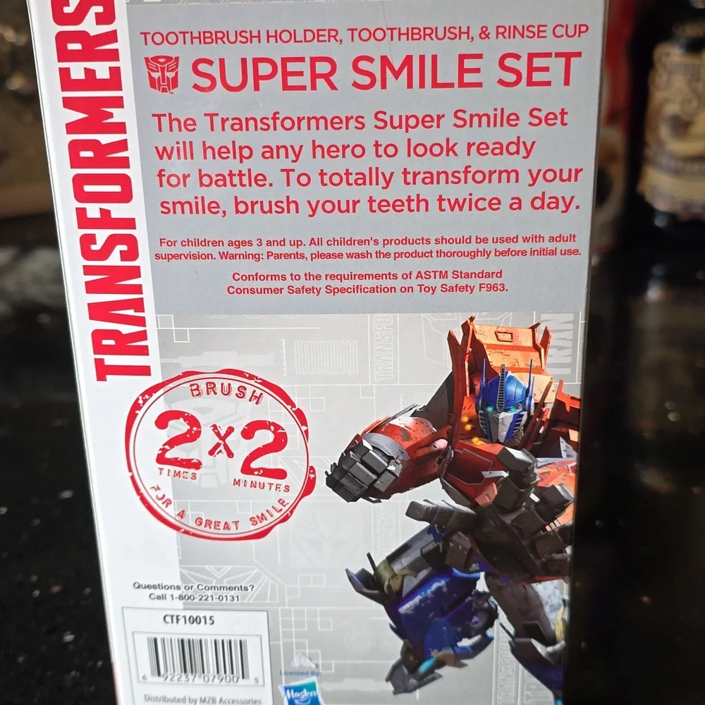 NIB. Transformers Super Smile Set-Toothbrush Holder, Toothbrush & Cup